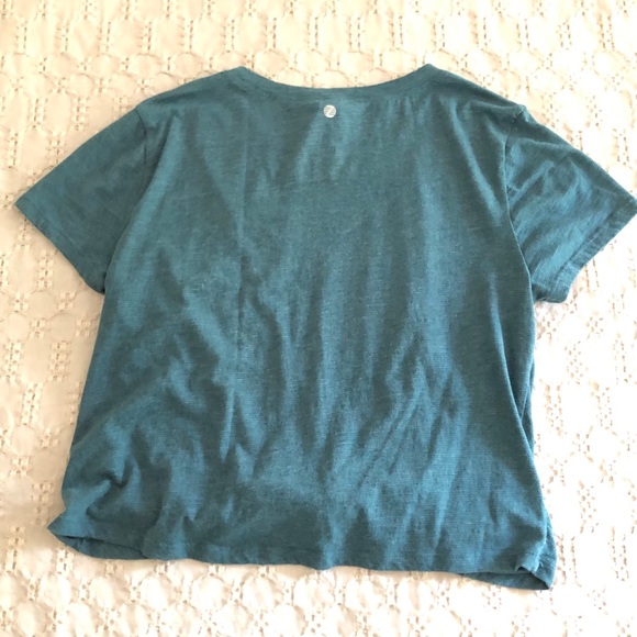 Lot of 2 Z by Zella Like New! EUC Tops - Picture 5 of 9